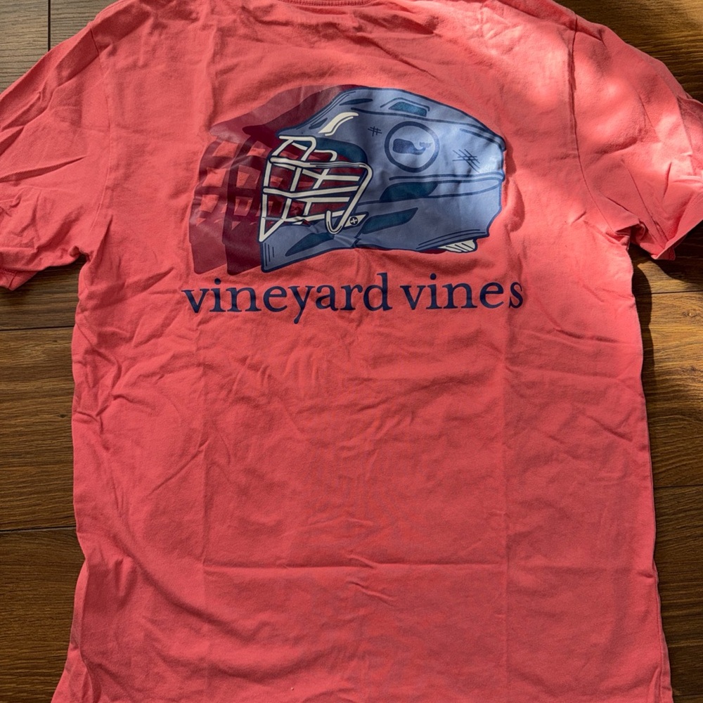 Vineyard Vines size S Men Lacrosse Helmet short sleeve t-shirt